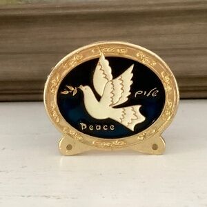 Vtg Metal Enamel Dove Peace Oval Blue White Gold Tone Napkin Mail Holder